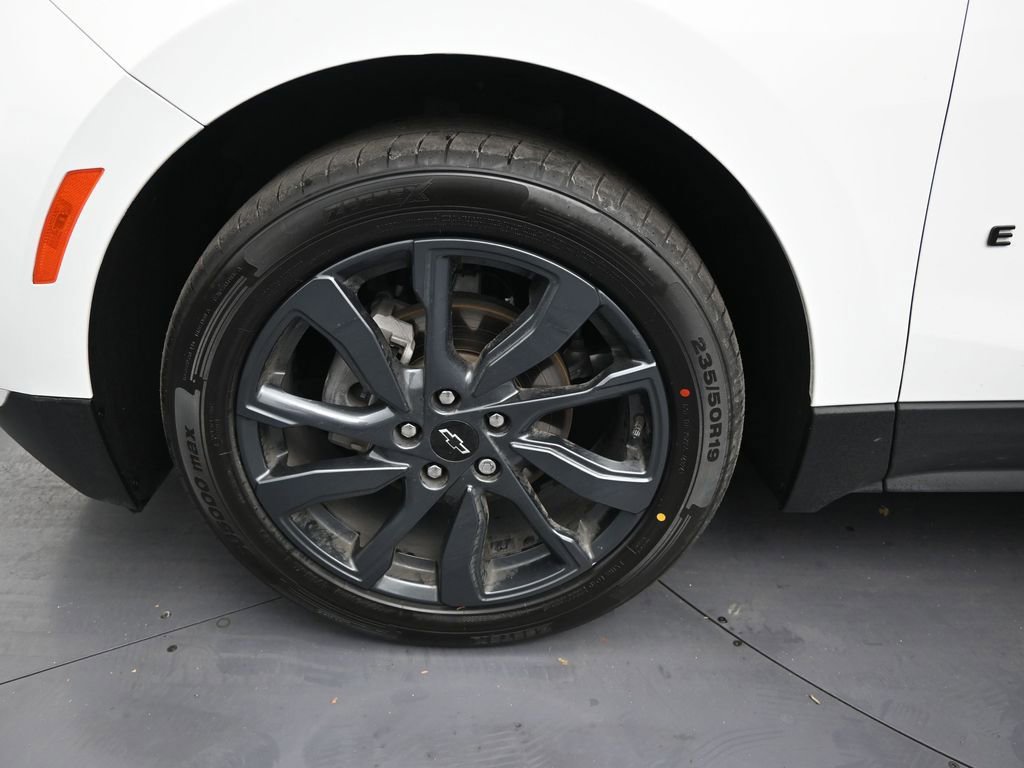 Used 2023 Chevrolet Equinox RS image 9