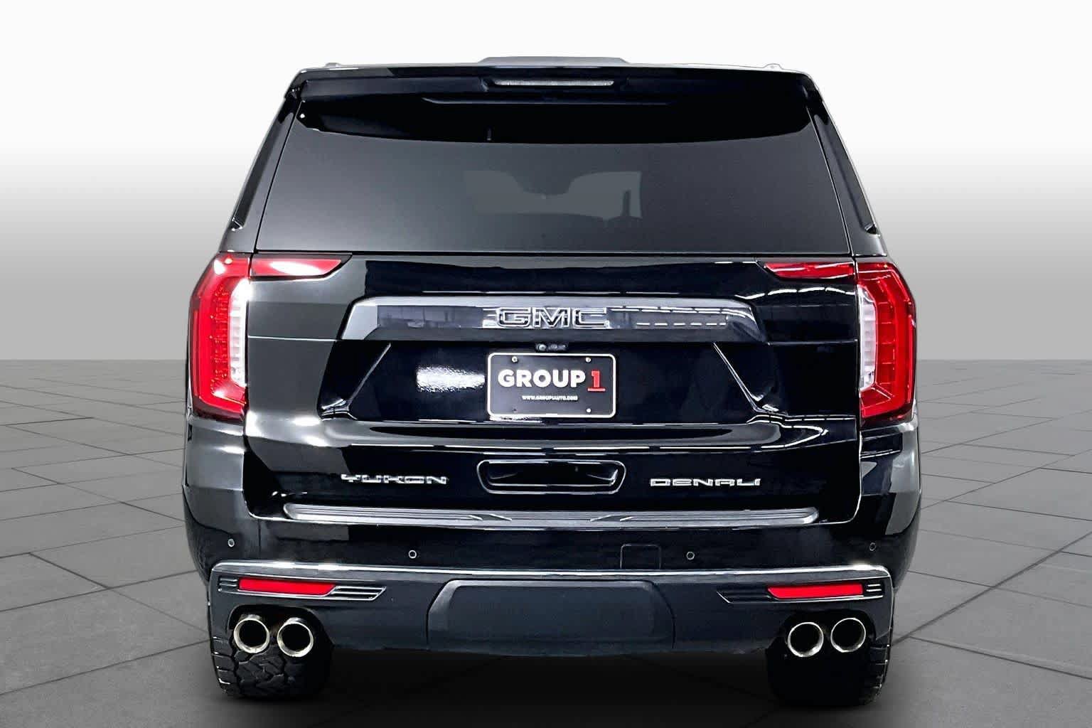 Used 2023 GMC Yukon XL Denali Ultimate AWD/4WD image 5