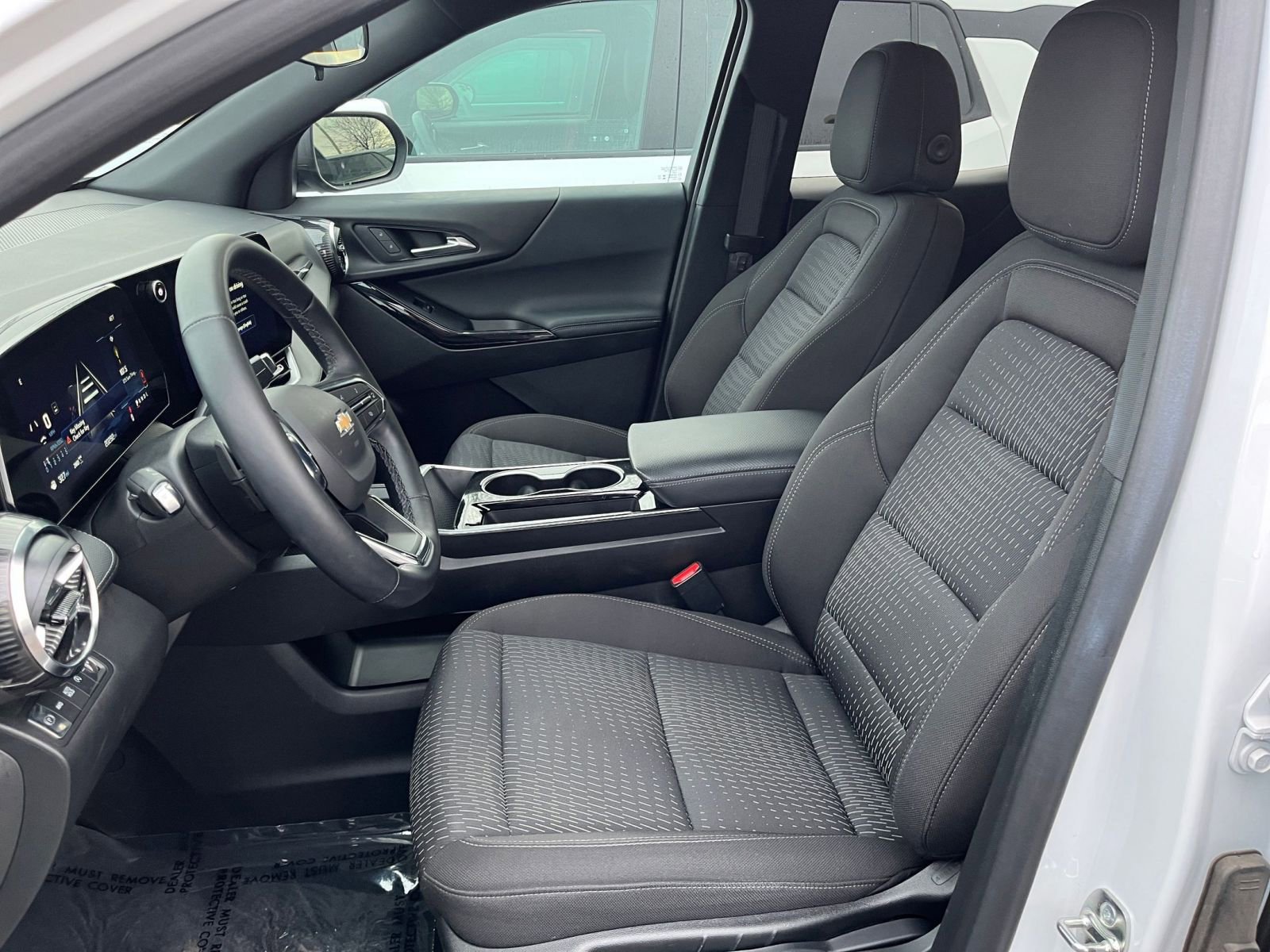 Used 2025 Chevrolet Equinox LT image 36