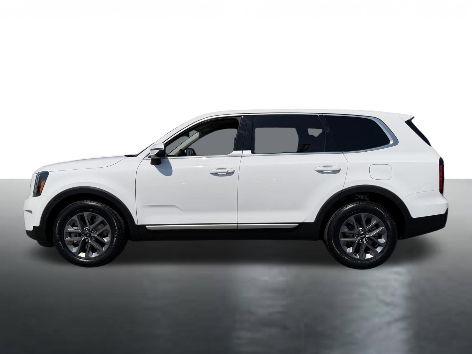 Certified 2024 Kia Telluride LX FWD image 5