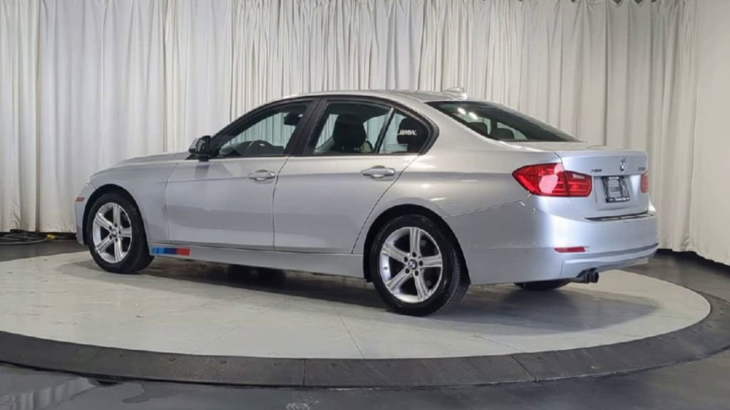 Used 2013 BMW 328i xDrive Sedan AWD/4WD image 8