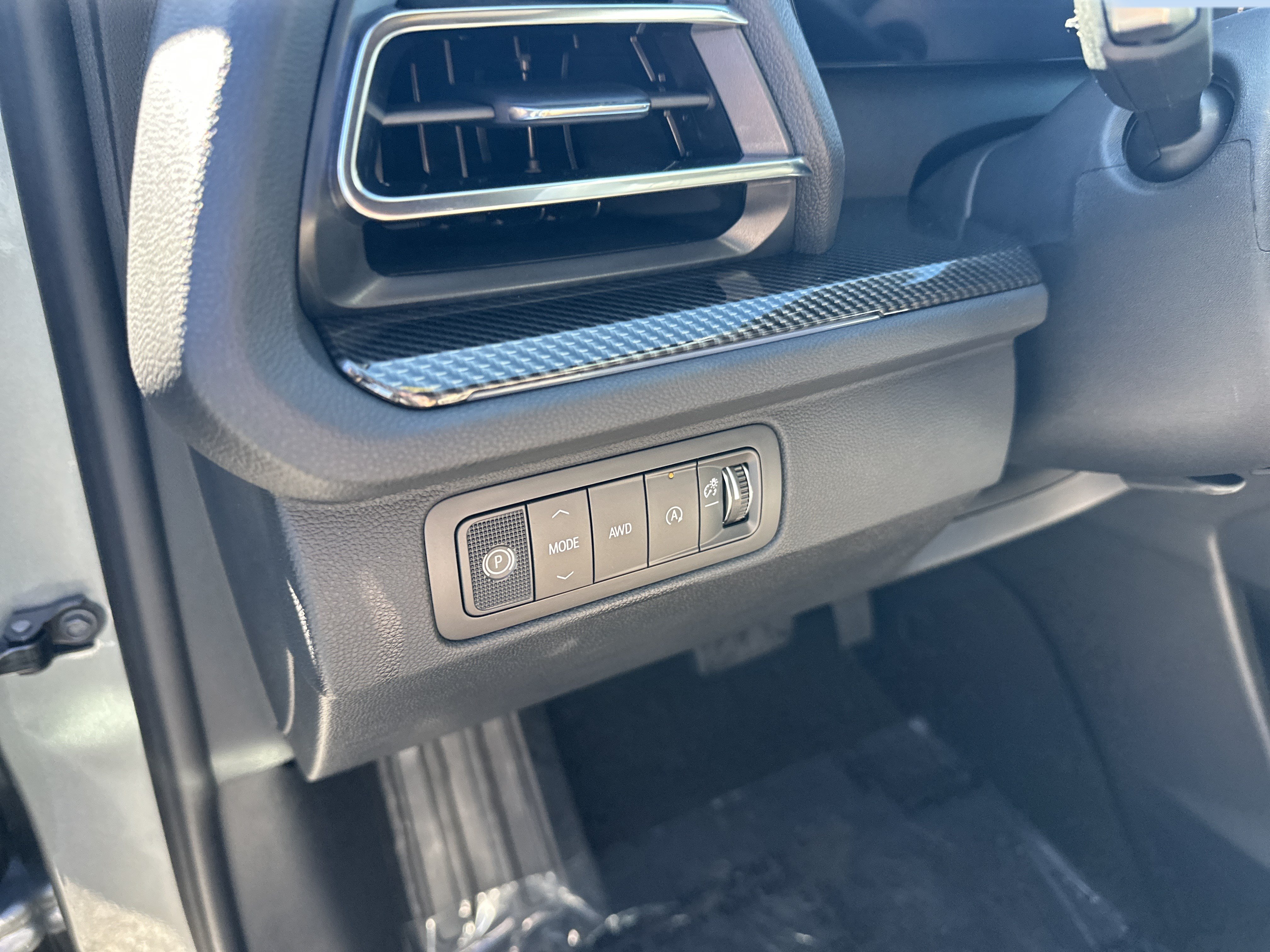 New 2027 Chevrolet Traverse Z71 w/ Enhanced Driving Package AWD/4WD image 11