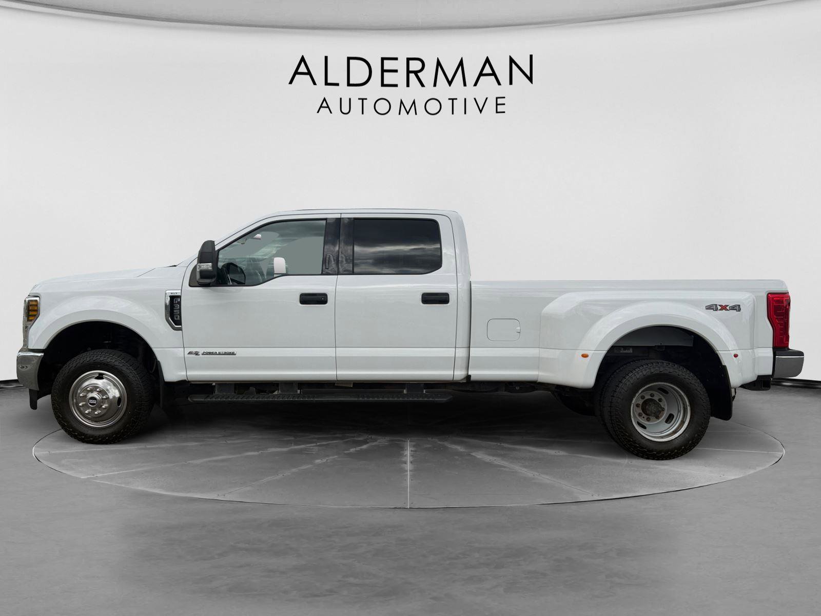 Used 2018 Ford F350 XLT AWD/4WD image 2