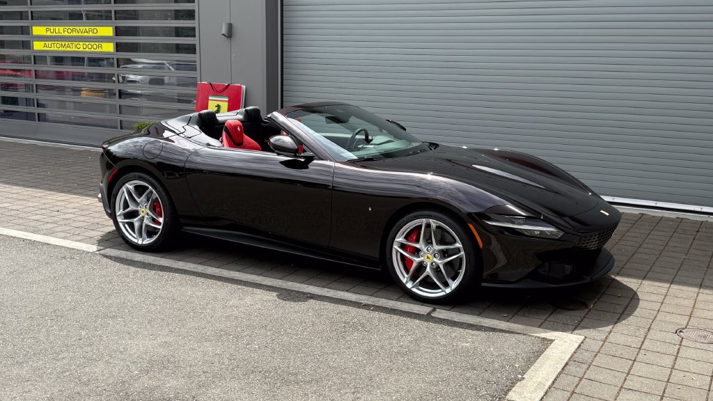 Used 2026 Ferrari Roma Spider RWD image 5