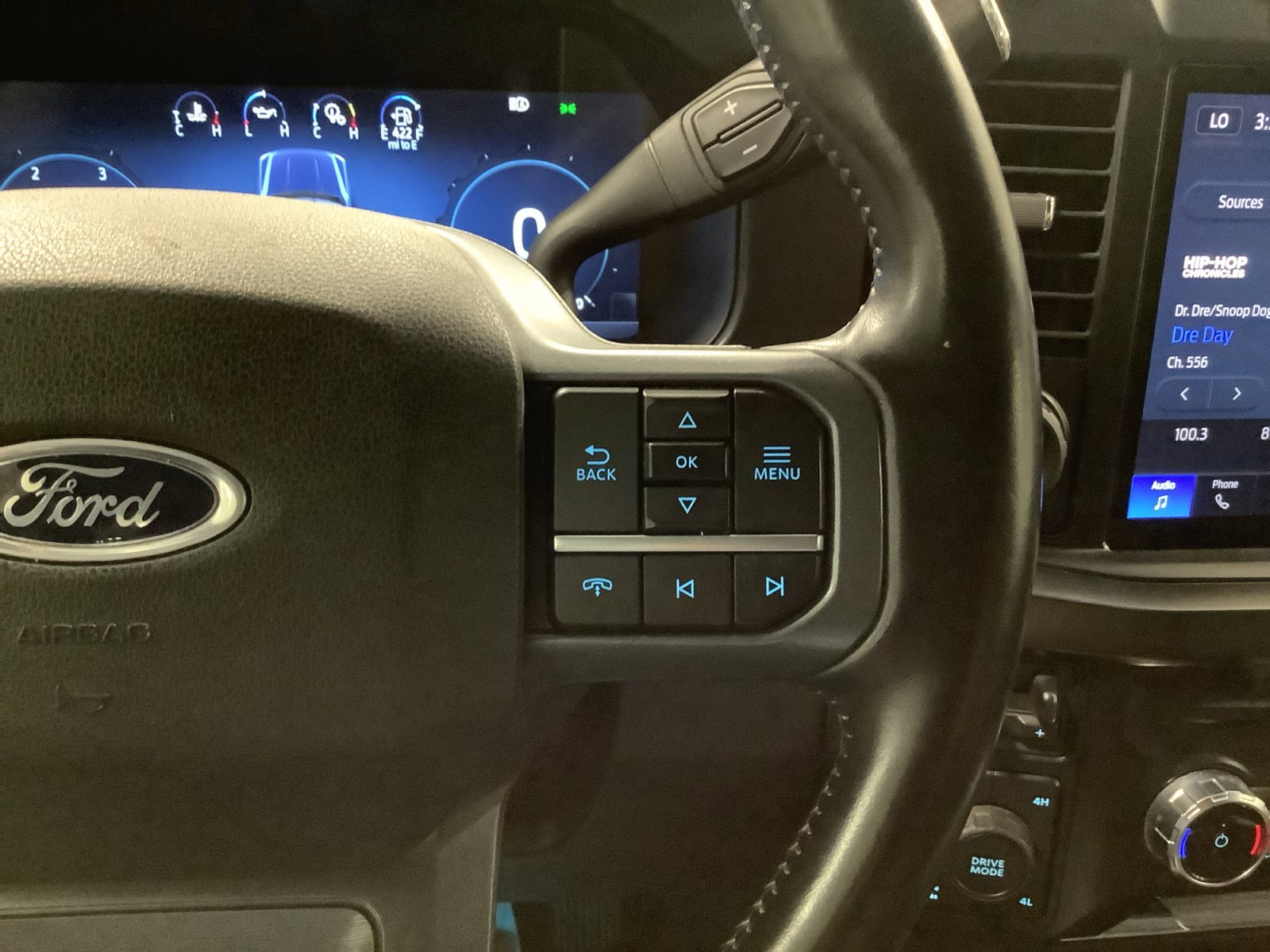 Used 2023 Ford F350 Lariat w/ Lariat Ultimate Package AWD/4WD image 16