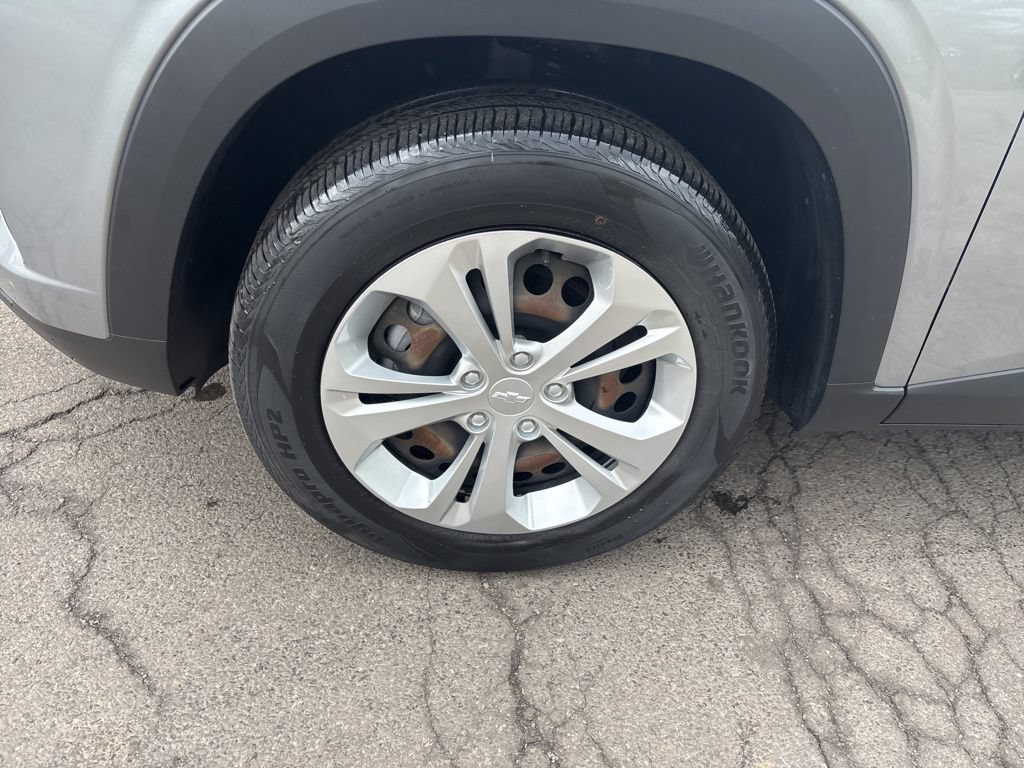 Used 2024 Chevrolet Trax LS FWD image 11