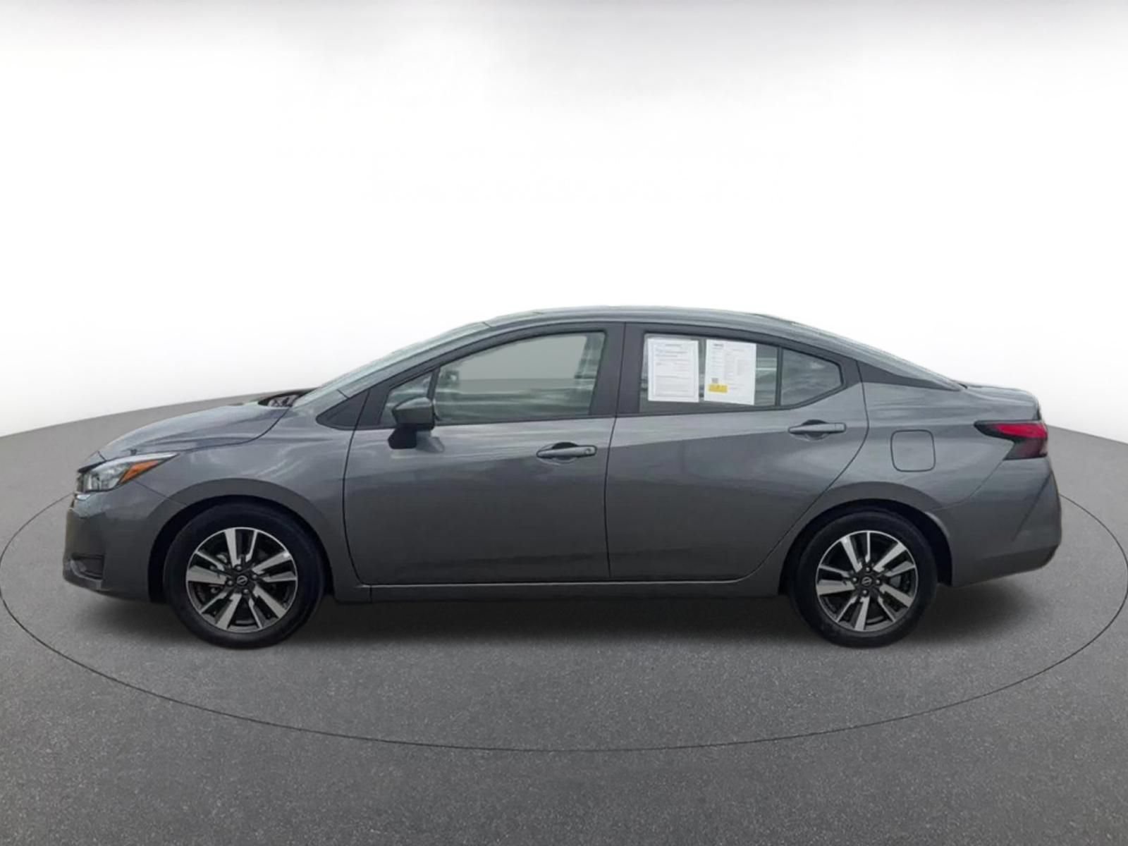 Used 2025 Nissan Versa SV FWD image 9