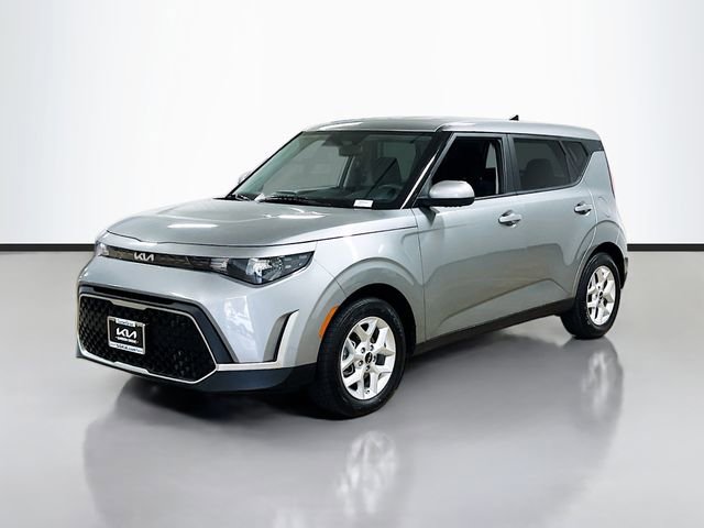 Certified 2024 Kia Soul LX w/ Option Group 015 FWD image 3