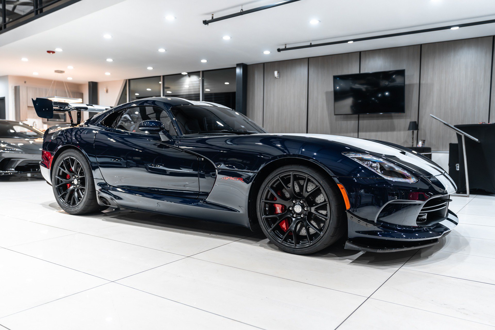 Used 2016 Dodge Viper ACR RWD image 6
