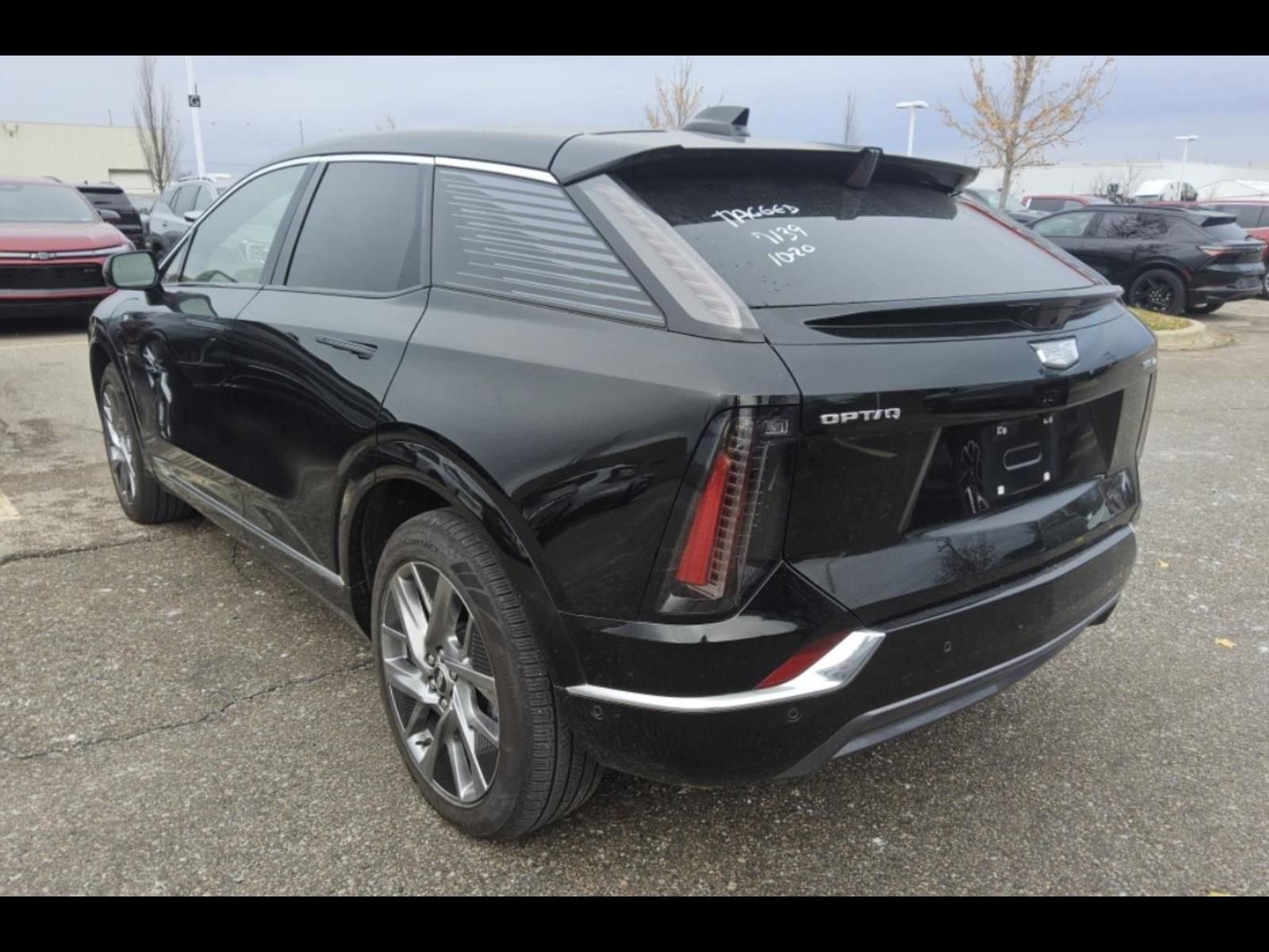 Used 2025 Cadillac Optiq Luxury 2 w/ LPO, Floor Liner Package AWD/4WD image 2