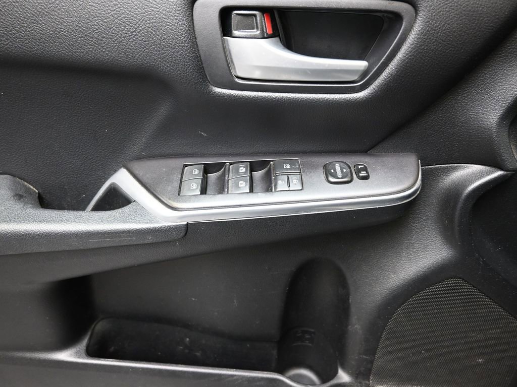 Used 2017 Toyota Camry SE w/ Moonroof Package image 20