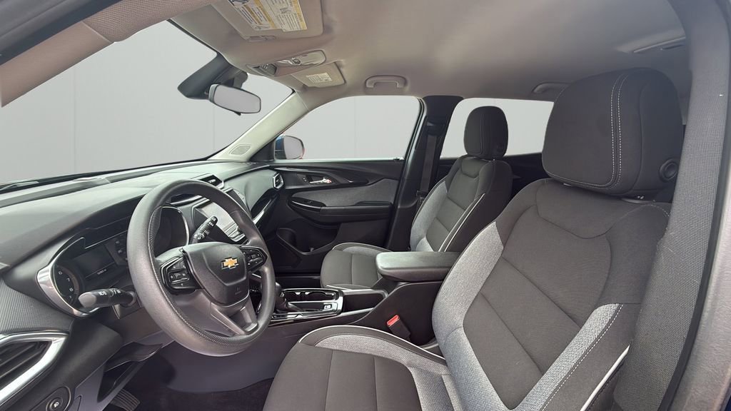 Used 2023 Chevrolet TrailBlazer LT FWD image 14