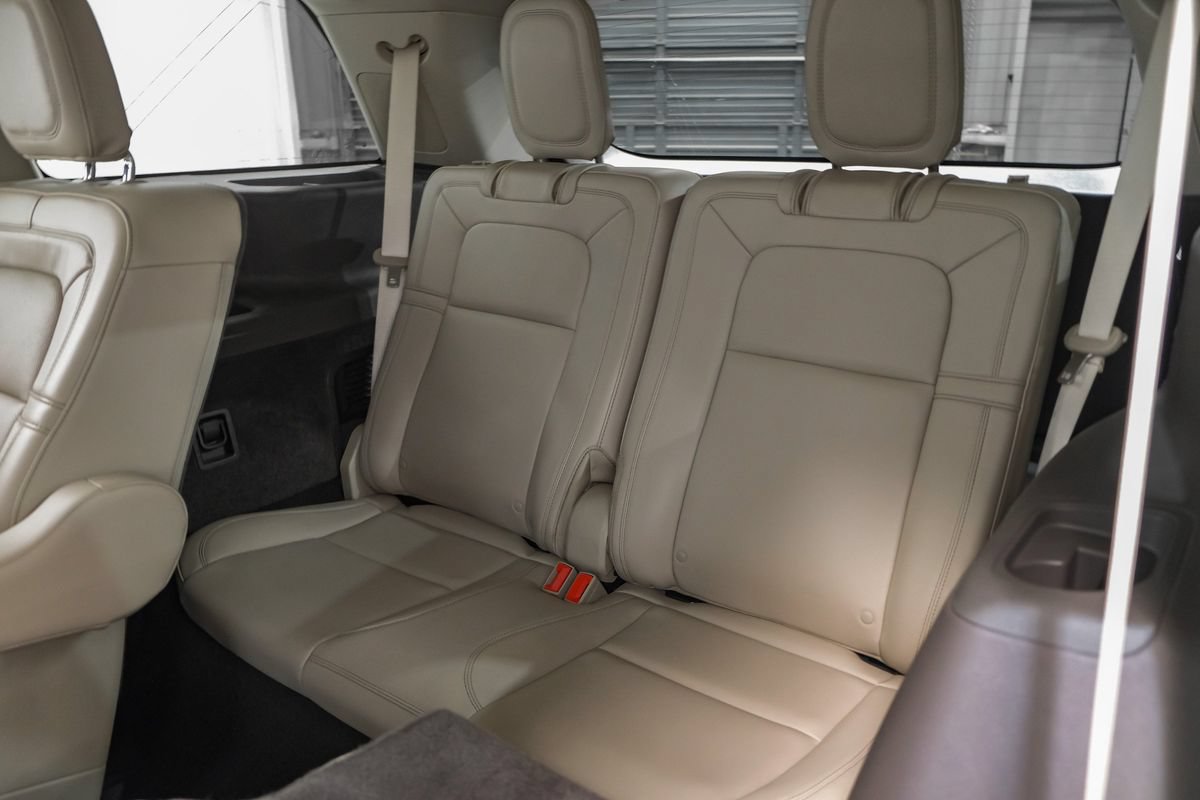 Used 2022 Lincoln Aviator Reserve w/ Equipment Group 201A AWD/4WD image 40