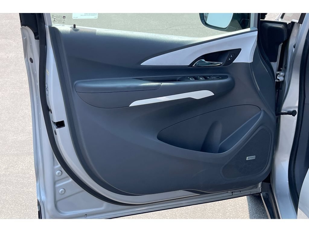 Used 2017 Chevrolet Bolt Premier w/ Driver Confidence II Package FWD image 11