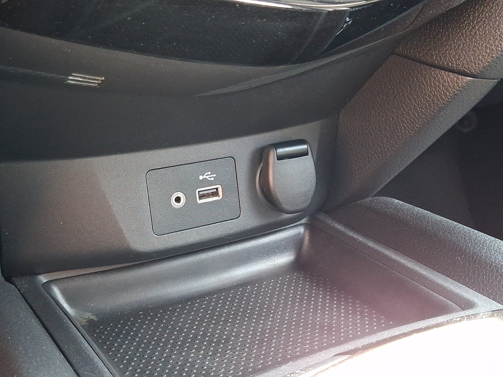 Used 2019 Nissan Rogue SV AWD/4WD image 23