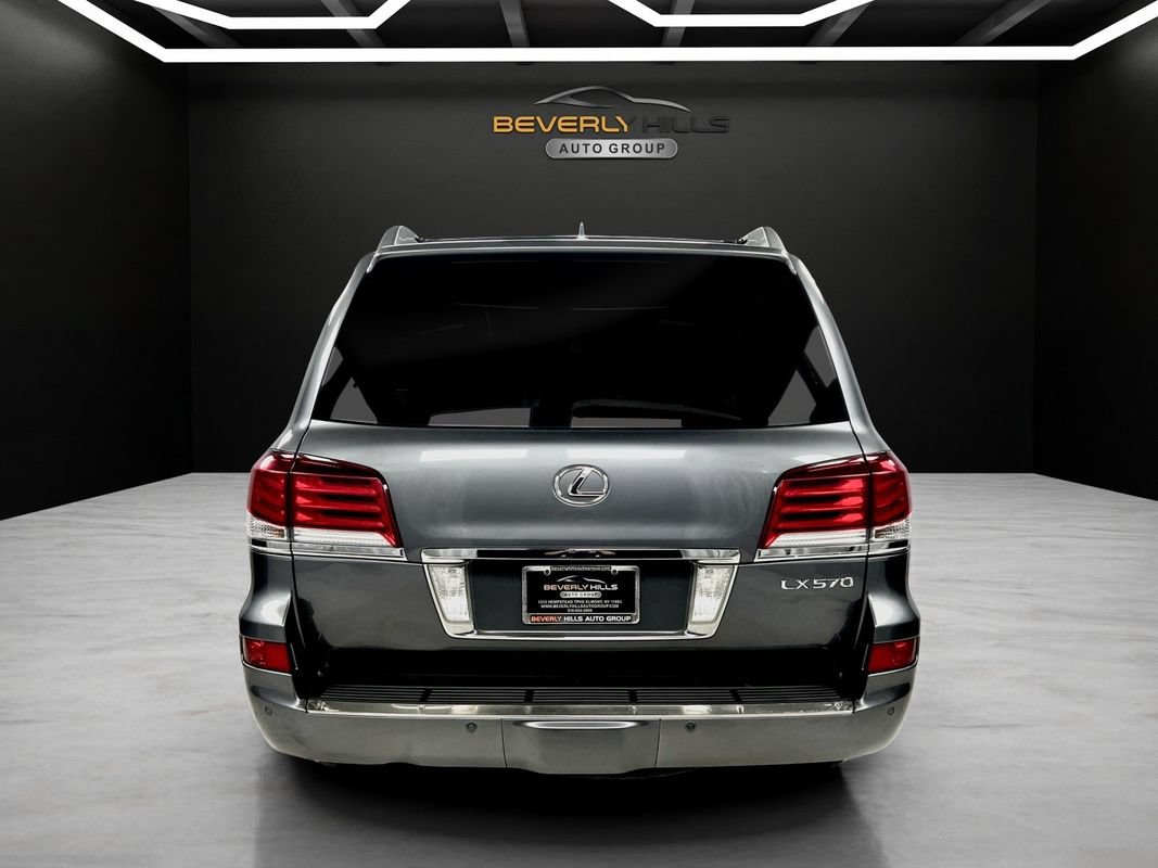 Used 2015 Lexus LX 570 4WD w/ Luxury Package image 4