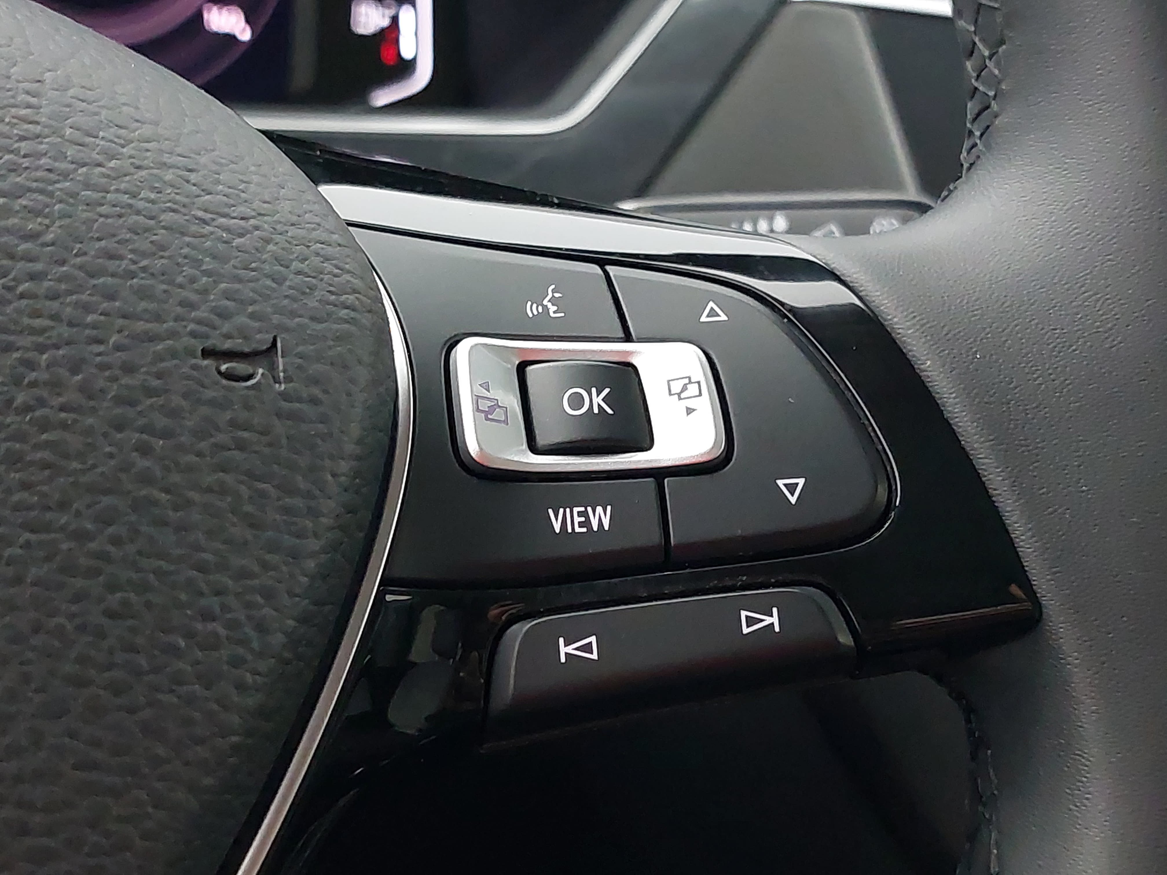 Used 2020 Volkswagen Tiguan SEL w/ 3rd Row Seat Package AWD/4WD image 22