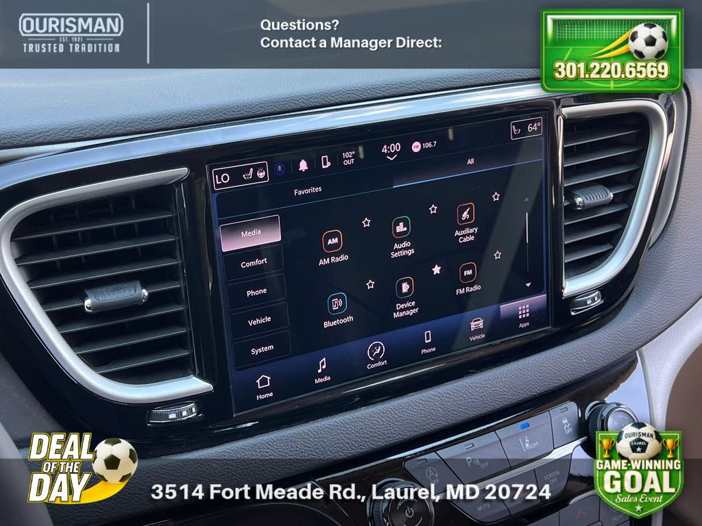 Used 2024 Chrysler Pacifica Touring-L FWD image 14