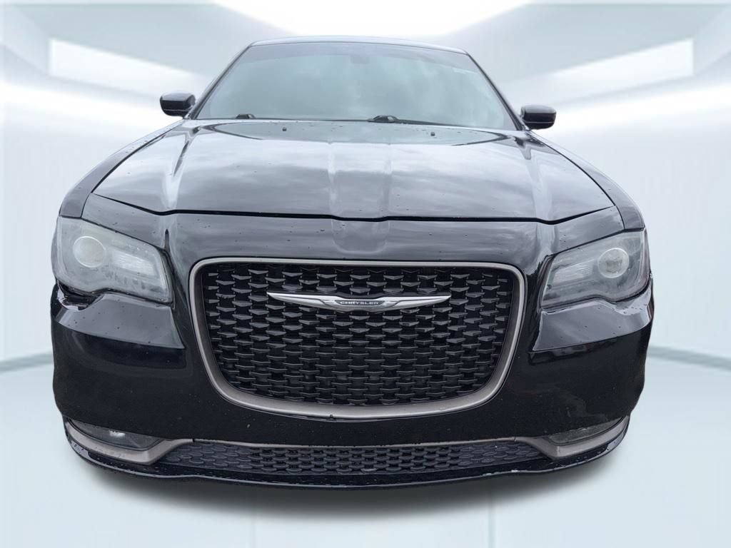 Used 2017 Chrysler 300 S RWD image 11