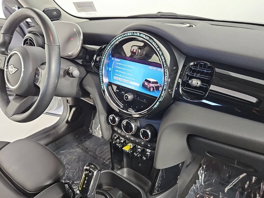 Used 2024 MINI Cooper SE FWD image 15