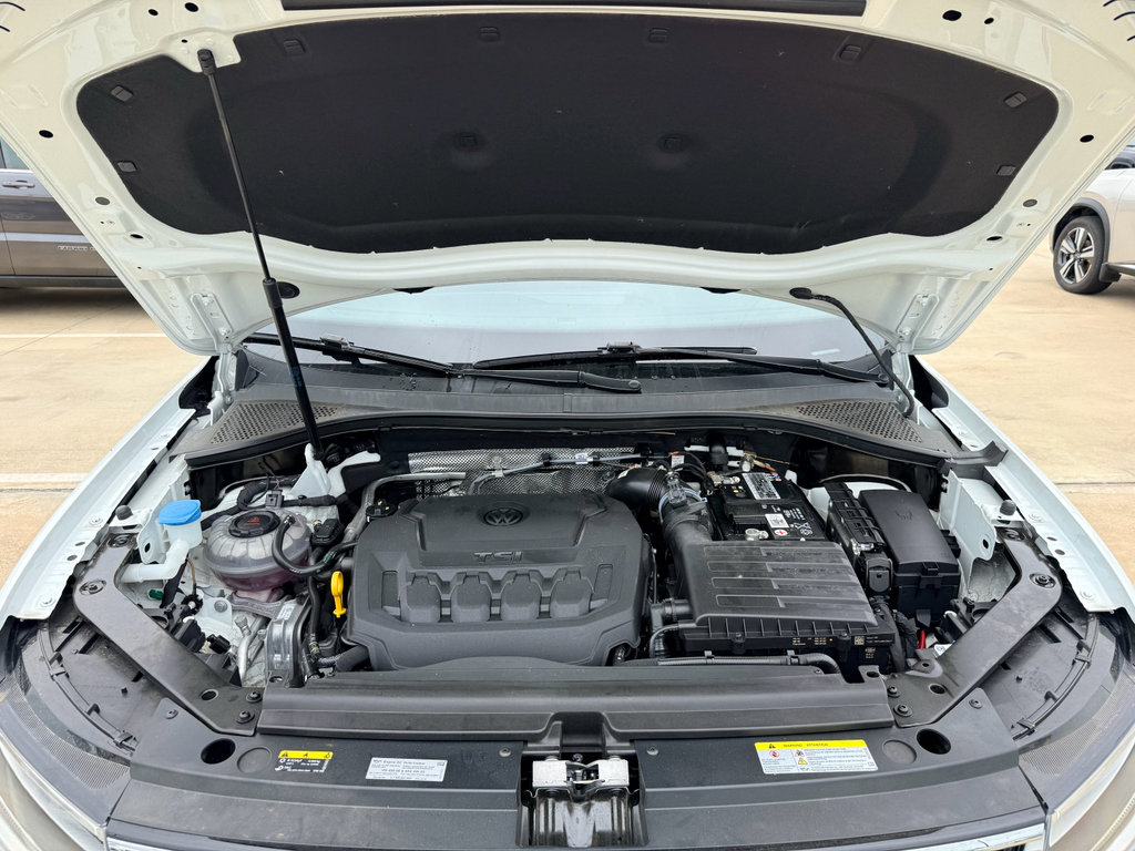 Used 2022 Volkswagen Tiguan SE w/ Panoramic Sunroof Package FWD image 31