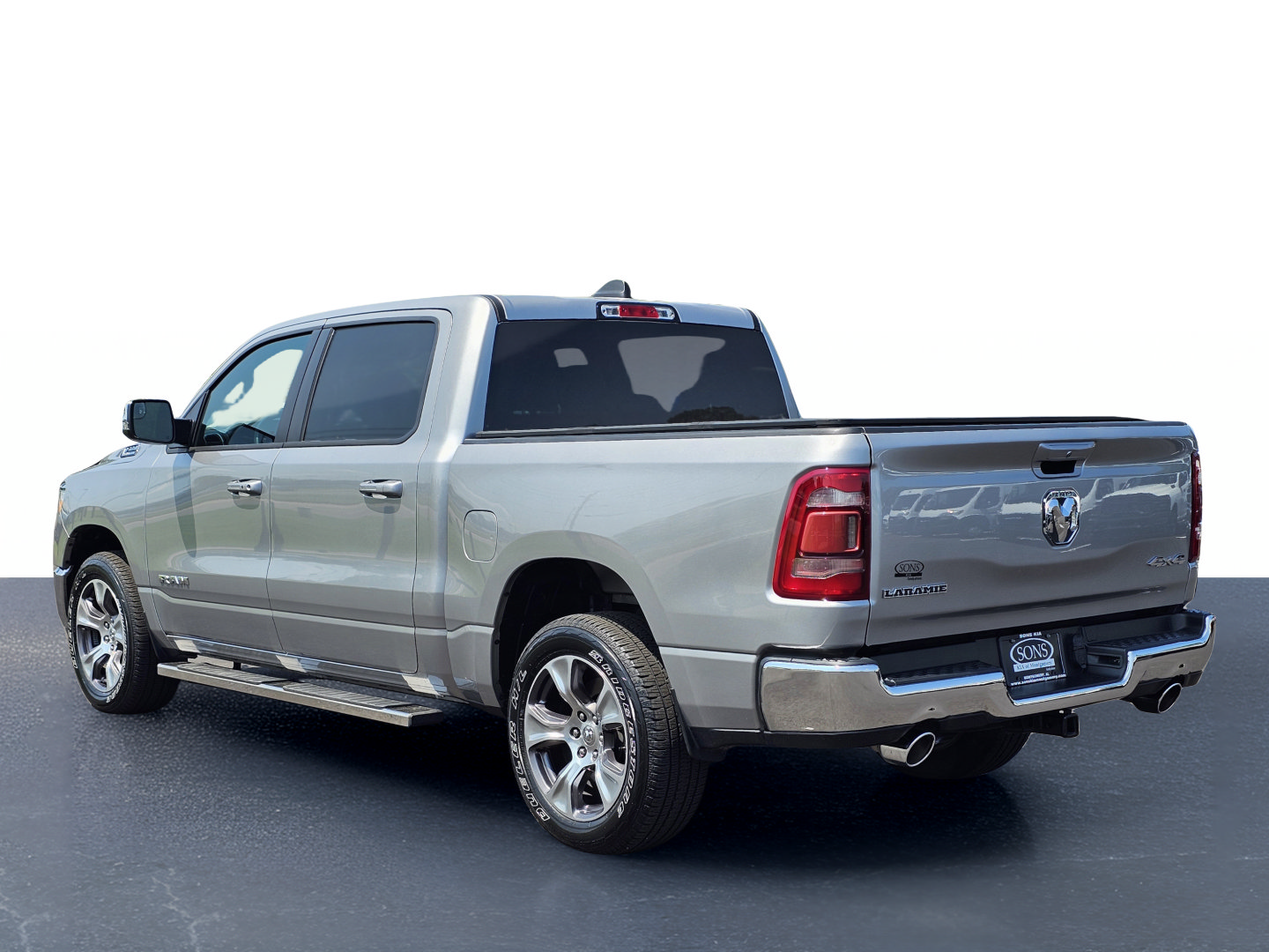 Used 2024 RAM 1500 Laramie AWD/4WD image 14