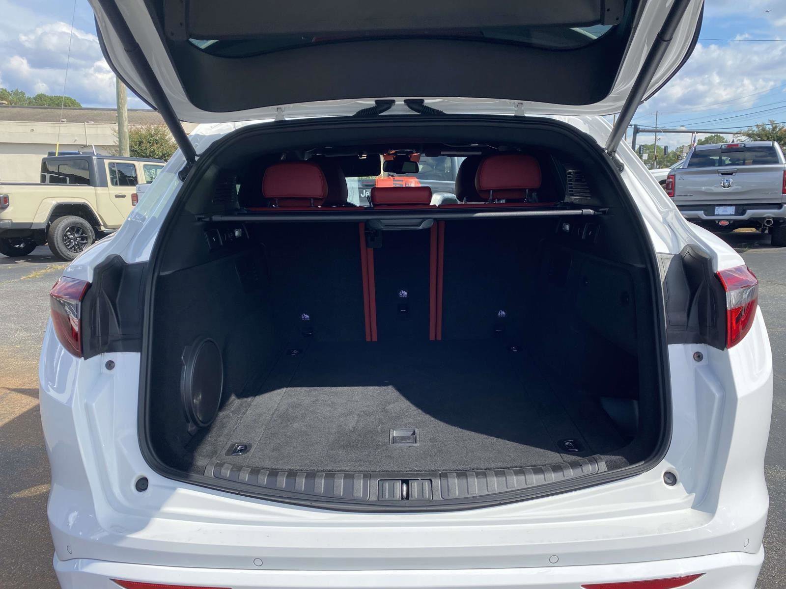 Used 2022 Alfa Romeo Stelvio Veloce image 39