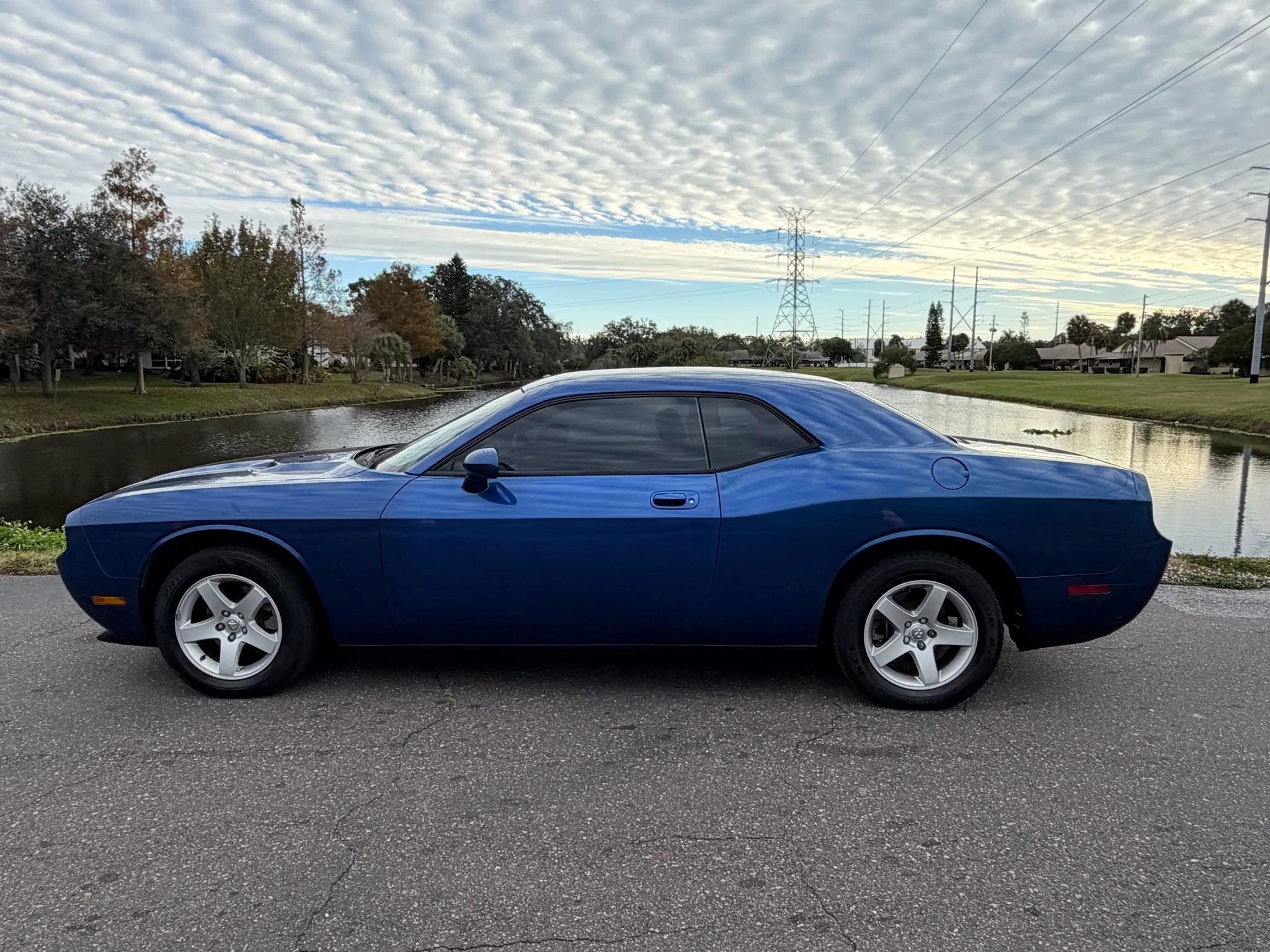 Used 2010 Dodge Challenger SE image 5