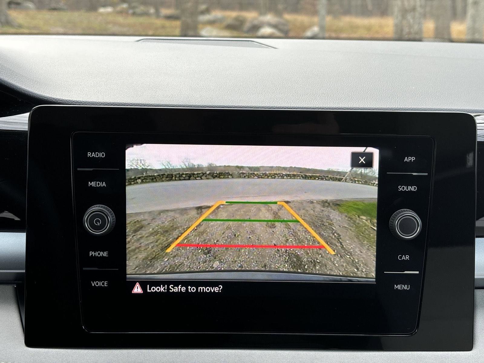 Used 2025 Volkswagen Taos SE w/ Panoramic Sunroof Package image 38