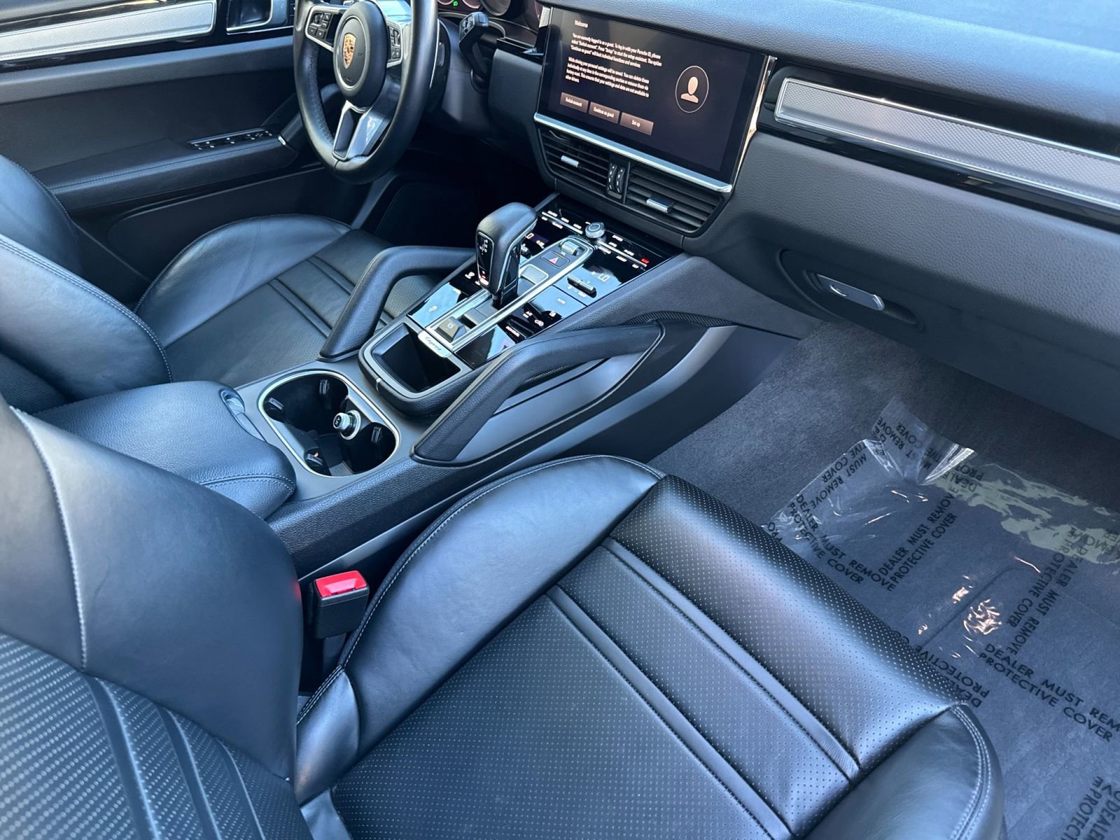 Certified 2023 Porsche Cayenne Platinum Edition image 18