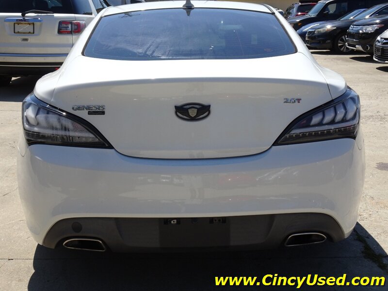 Used 2011 Hyundai Genesis 2.0T RWD image 7