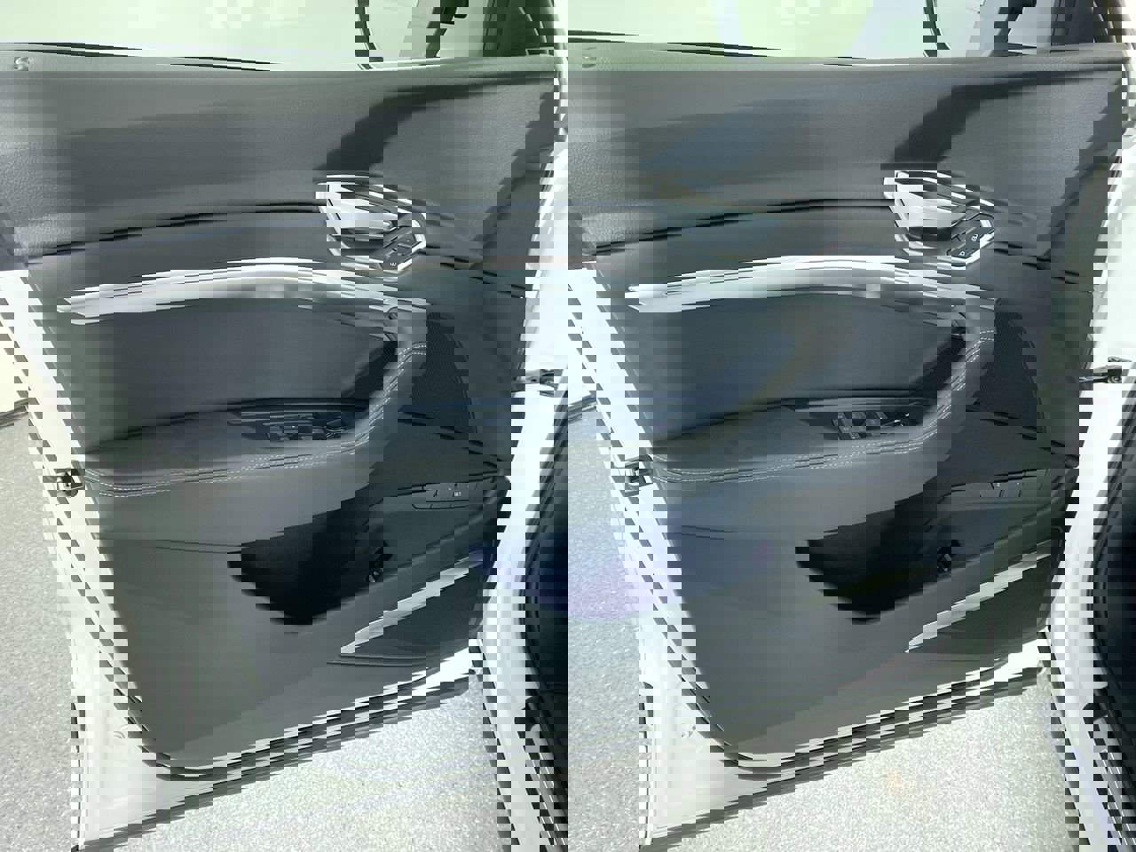 Certified 2022 Audi e-tron Premium Plus w/ Premium Plus Package image 20