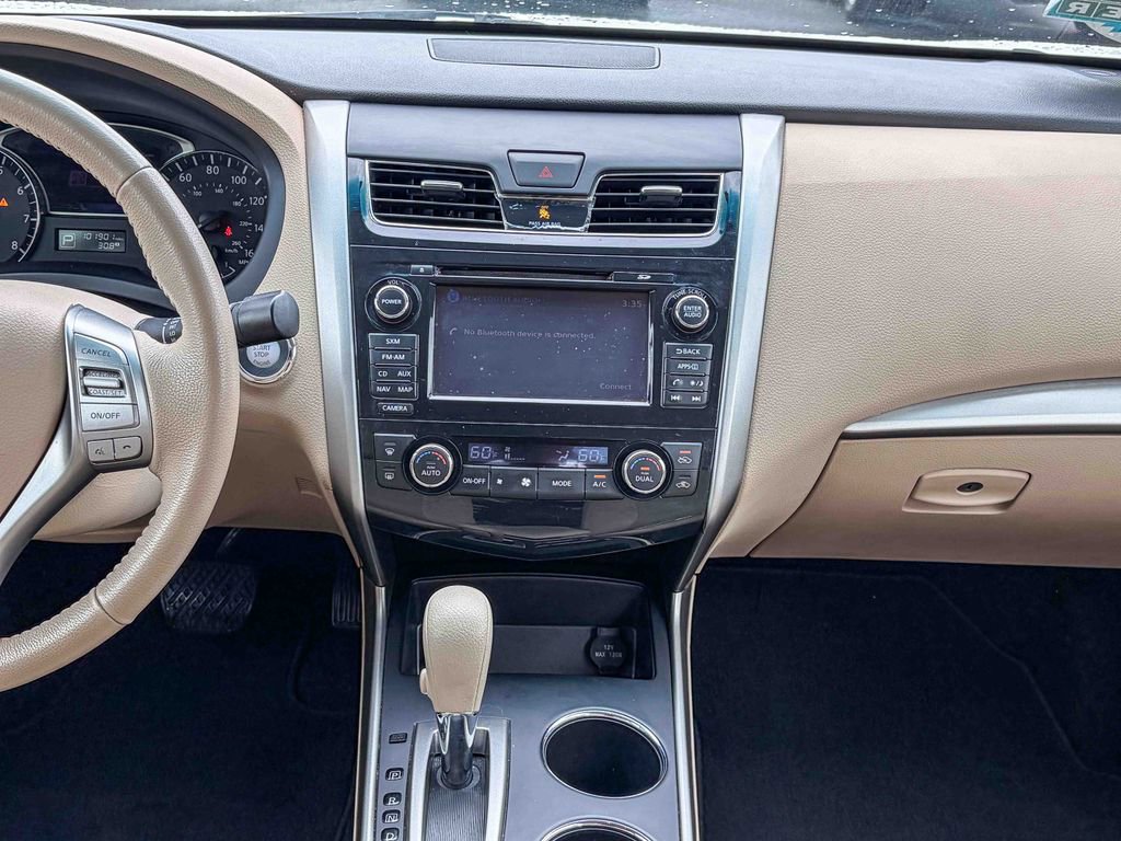 Used 2015 Nissan Altima 2.5 SV w/ Convenience Package image 16