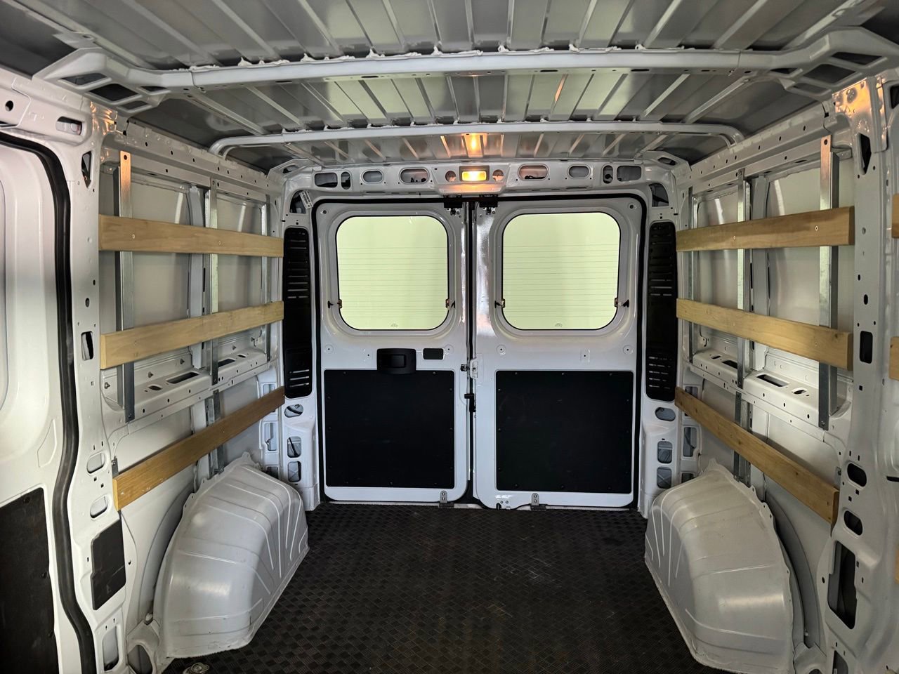 Used 2025 RAM ProMaster 2500 w/ U-Haul Equipment Group FWD image 11