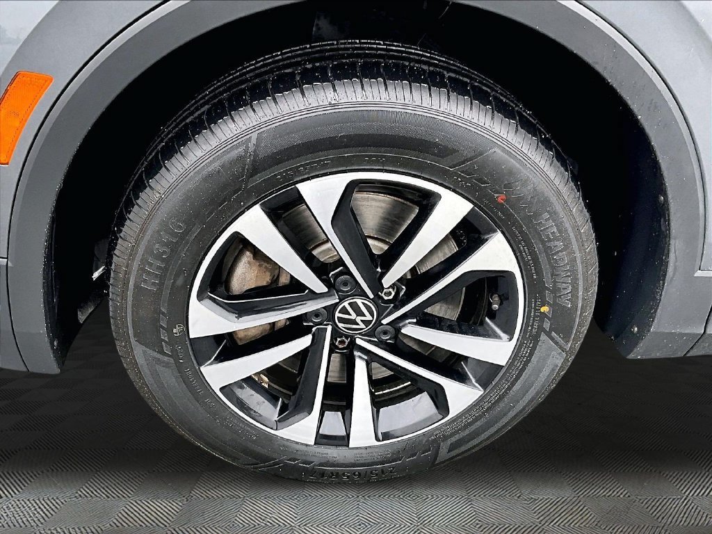 Used 2024 Volkswagen Tiguan S AWD/4WD image 7