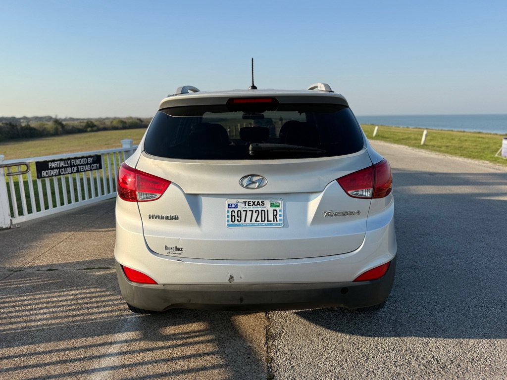 Used 2010 Hyundai Tucson GLS w/ Popular Equipment Pkg 2 FWD image 6