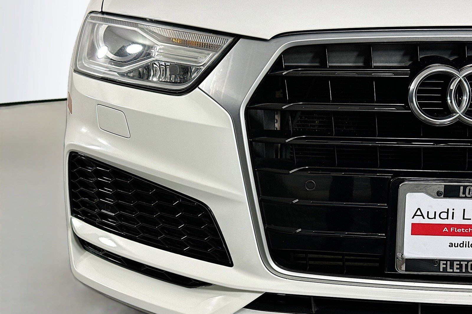 Used 2018 Audi Q3 2.0T Premium FWD image 16