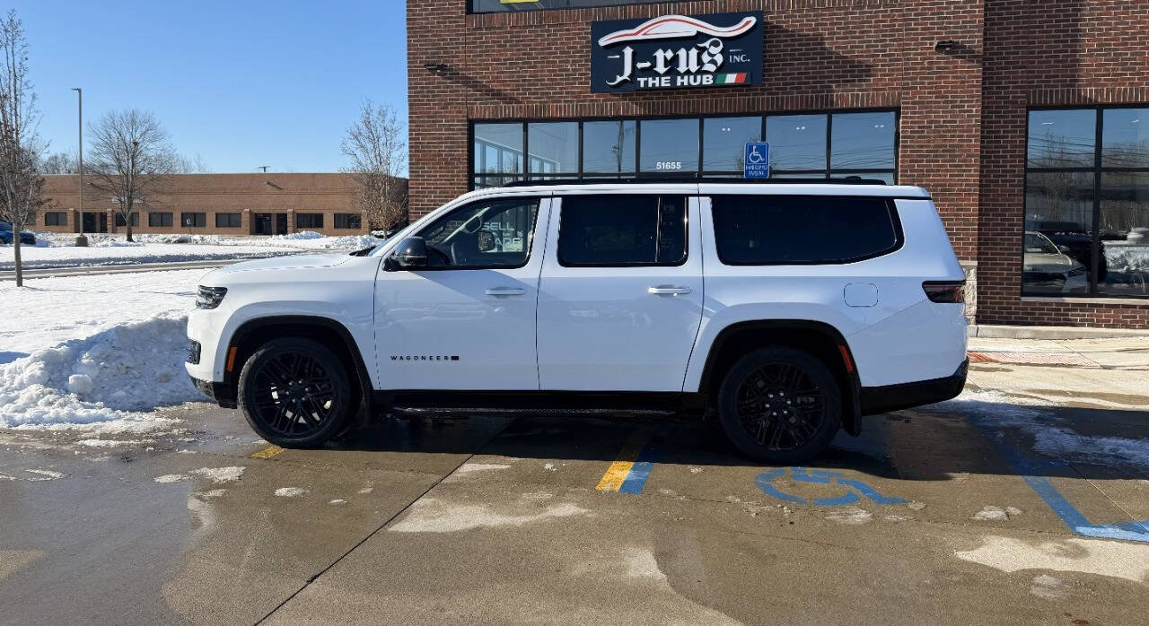 Used 2024 Jeep Wagoneer L Series II w/ Convenience Group I image 10