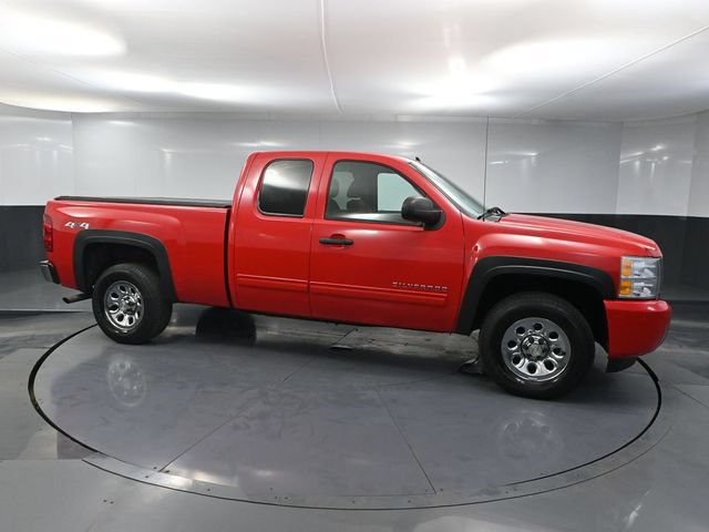 Used 2011 Chevrolet Silverado 1500 LS AWD/4WD image 2