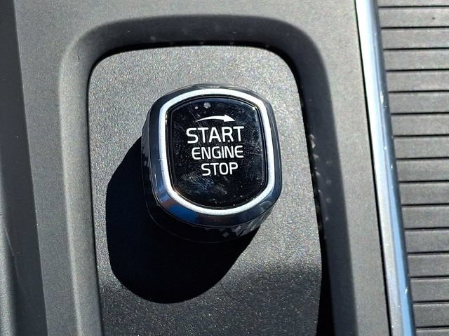 Used 2018 Volvo XC60 T5 Momentum w/ Vision Package AWD/4WD image 26