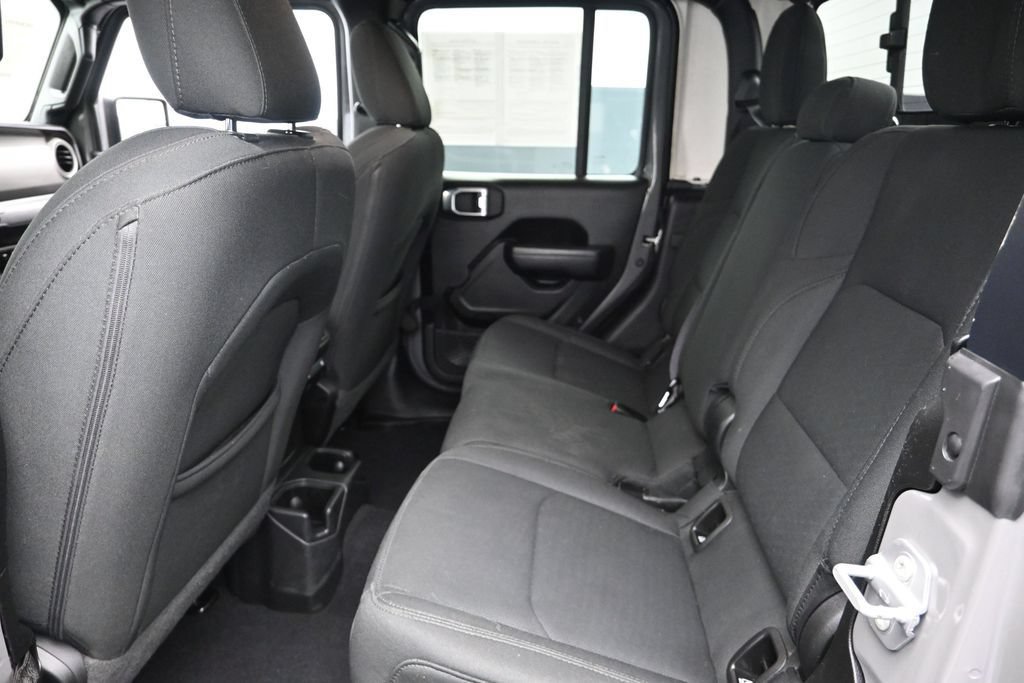 Used 2022 Jeep Gladiator Sport AWD/4WD image 13