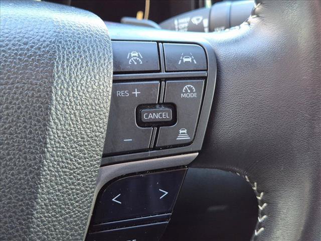 Used 2025 Toyota Camry SE FWD image 6