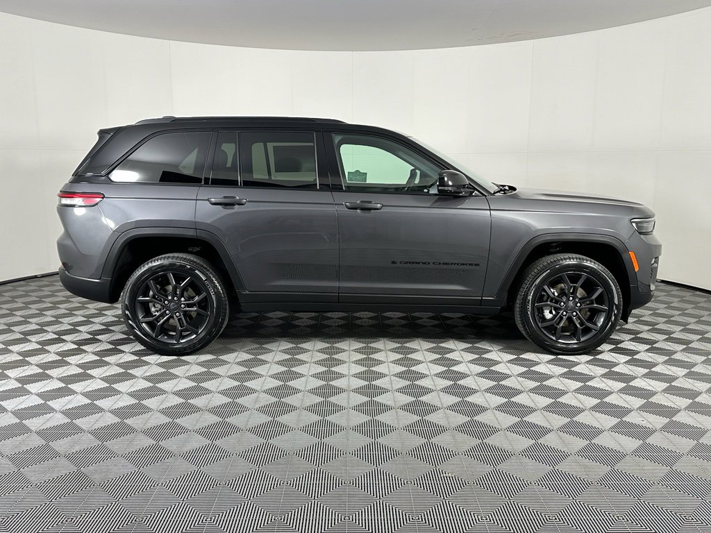 New 2025 Jeep Grand Cherokee Limited image 22