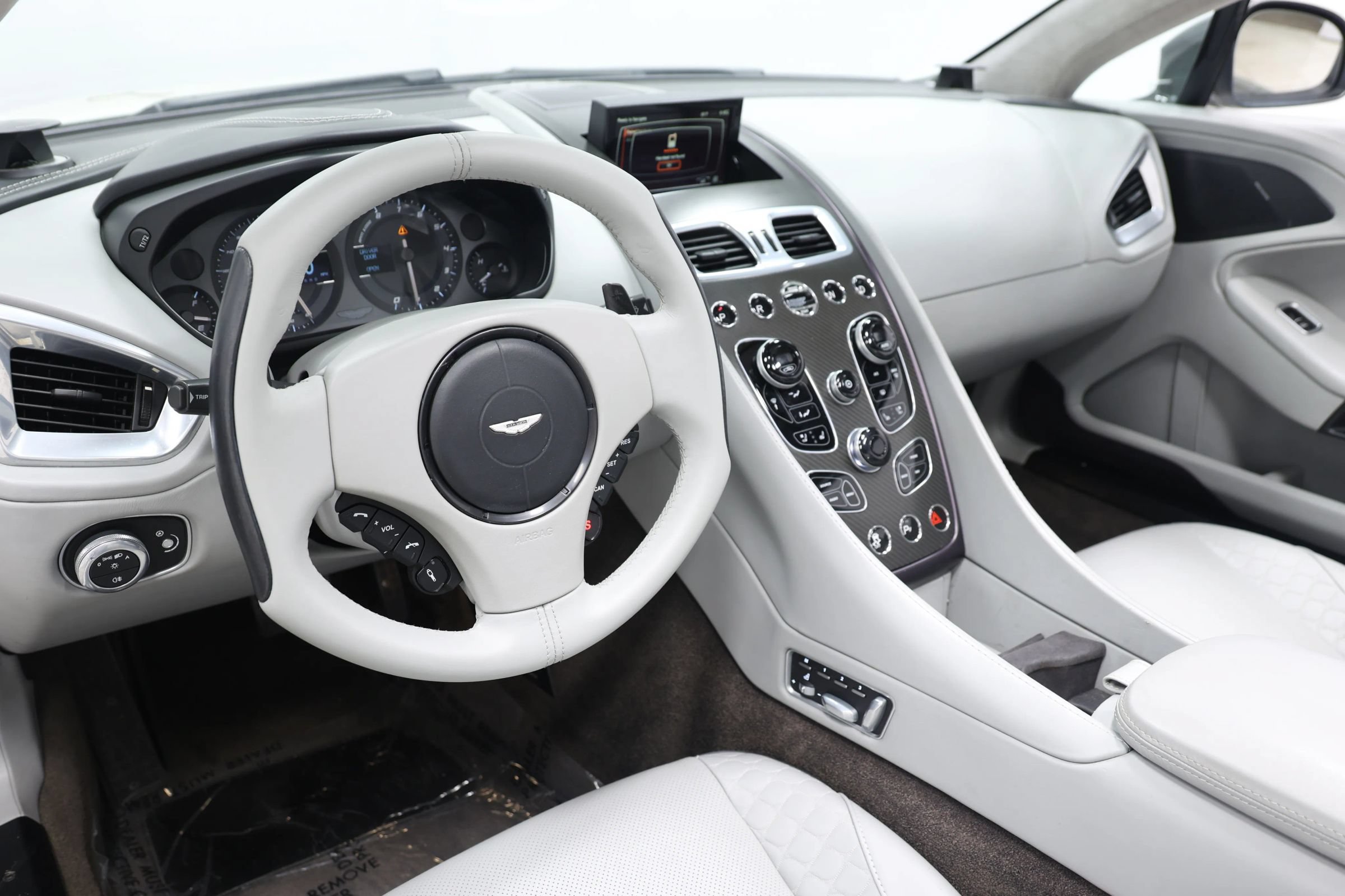 Used 2014 Aston Martin Vanquish Volante RWD image 2