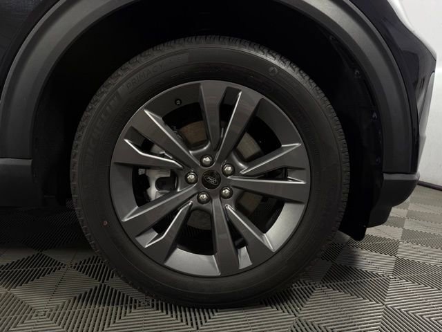 Used 2021 Ford Explorer XLT w/ Equipment Group 202A AWD/4WD image 12