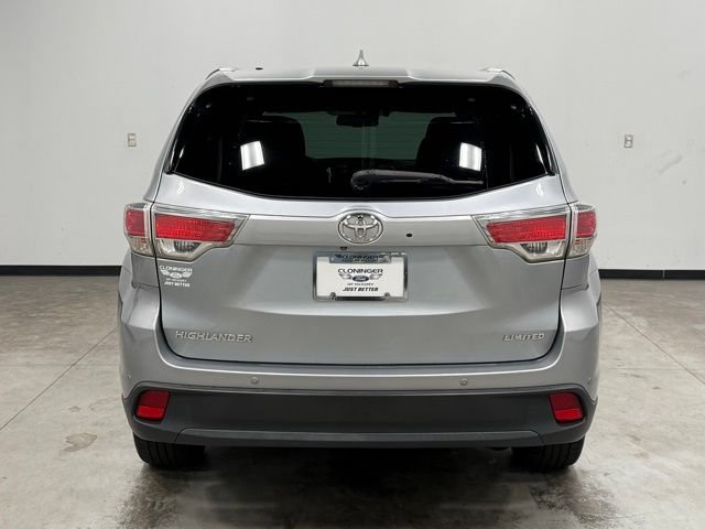 Used 2016 Toyota Highlander Limited Platinum FWD image 10