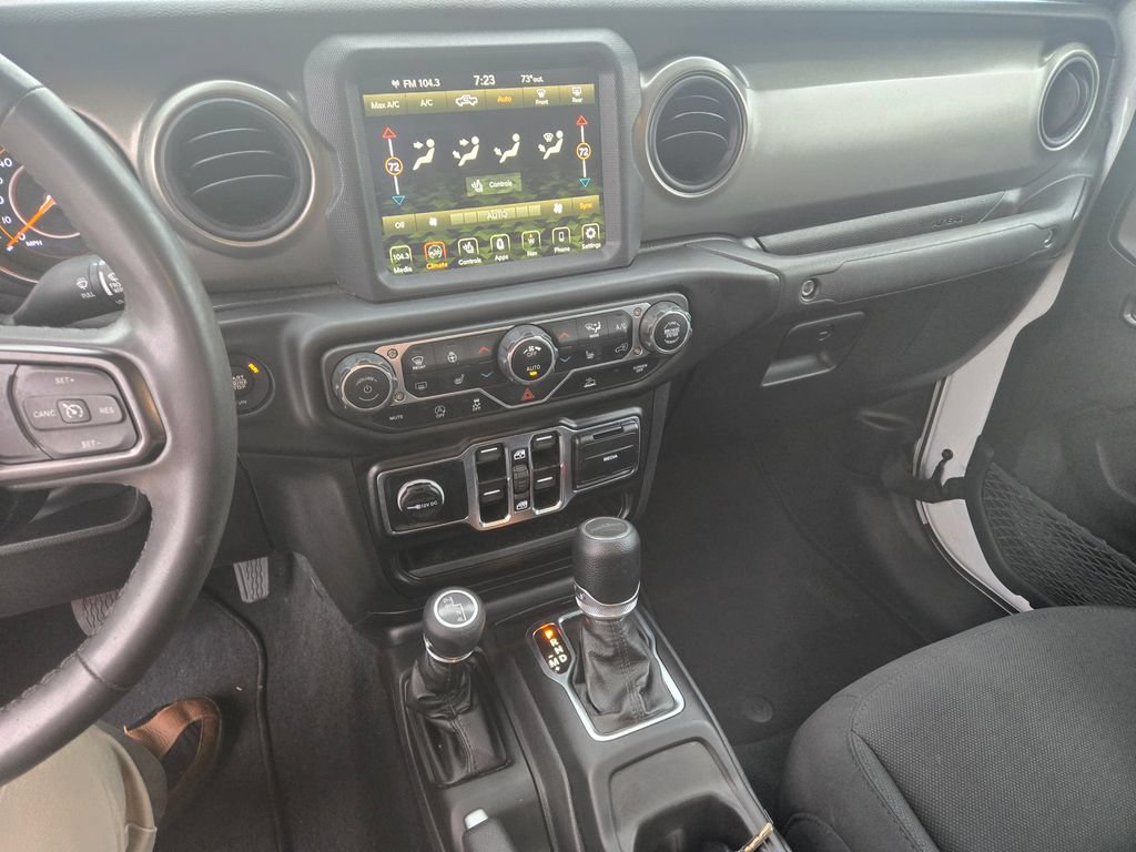 Used 2023 Jeep Gladiator Sport AWD/4WD image 9