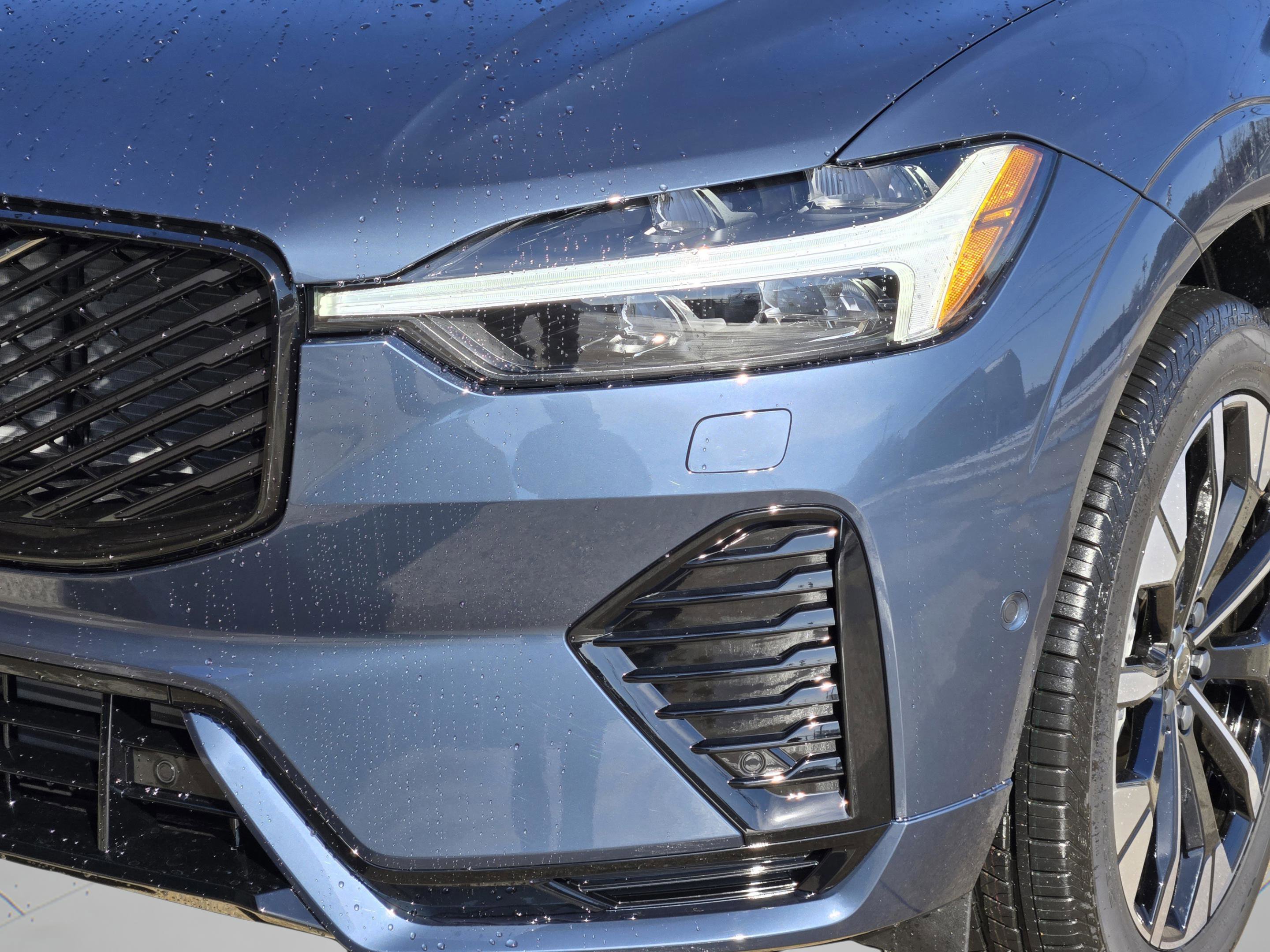 New 2026 Volvo XC60 T8 Plus w/ Protection Package Premier image 10