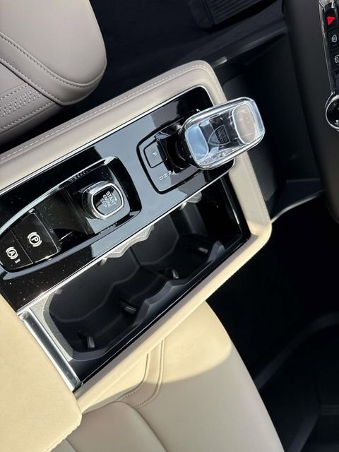 New 2026 Volvo XC90 B6 Plus image 28