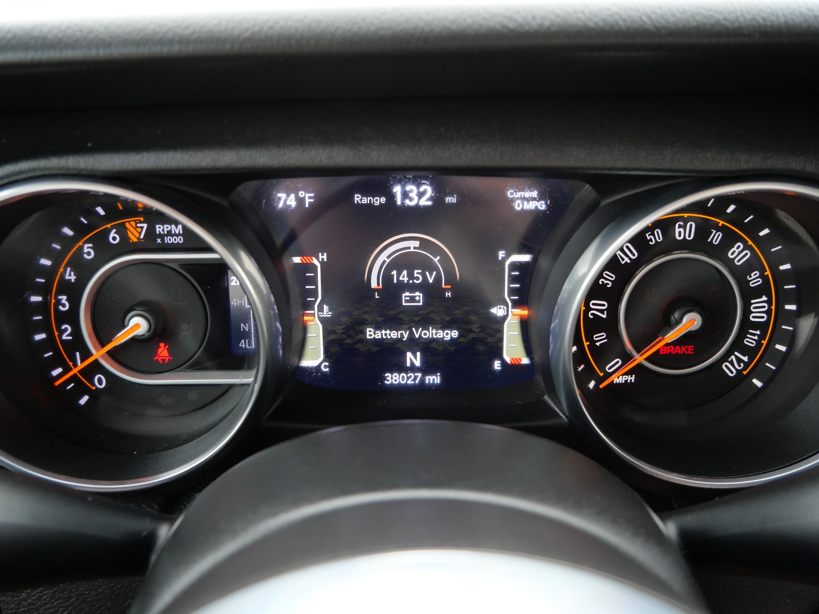Used 2019 Jeep Wrangler Unlimited Sahara w/ Dual Top Group AWD/4WD image 21